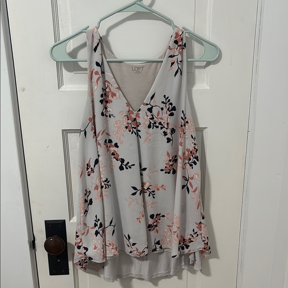 LOFT Gray Asymmetrical Sleeveless Tank Top